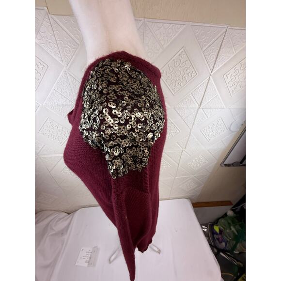 May & July Sweater Size Medium Wine red burgundy matt gold sequins on shoulders - Picture 9 of 11